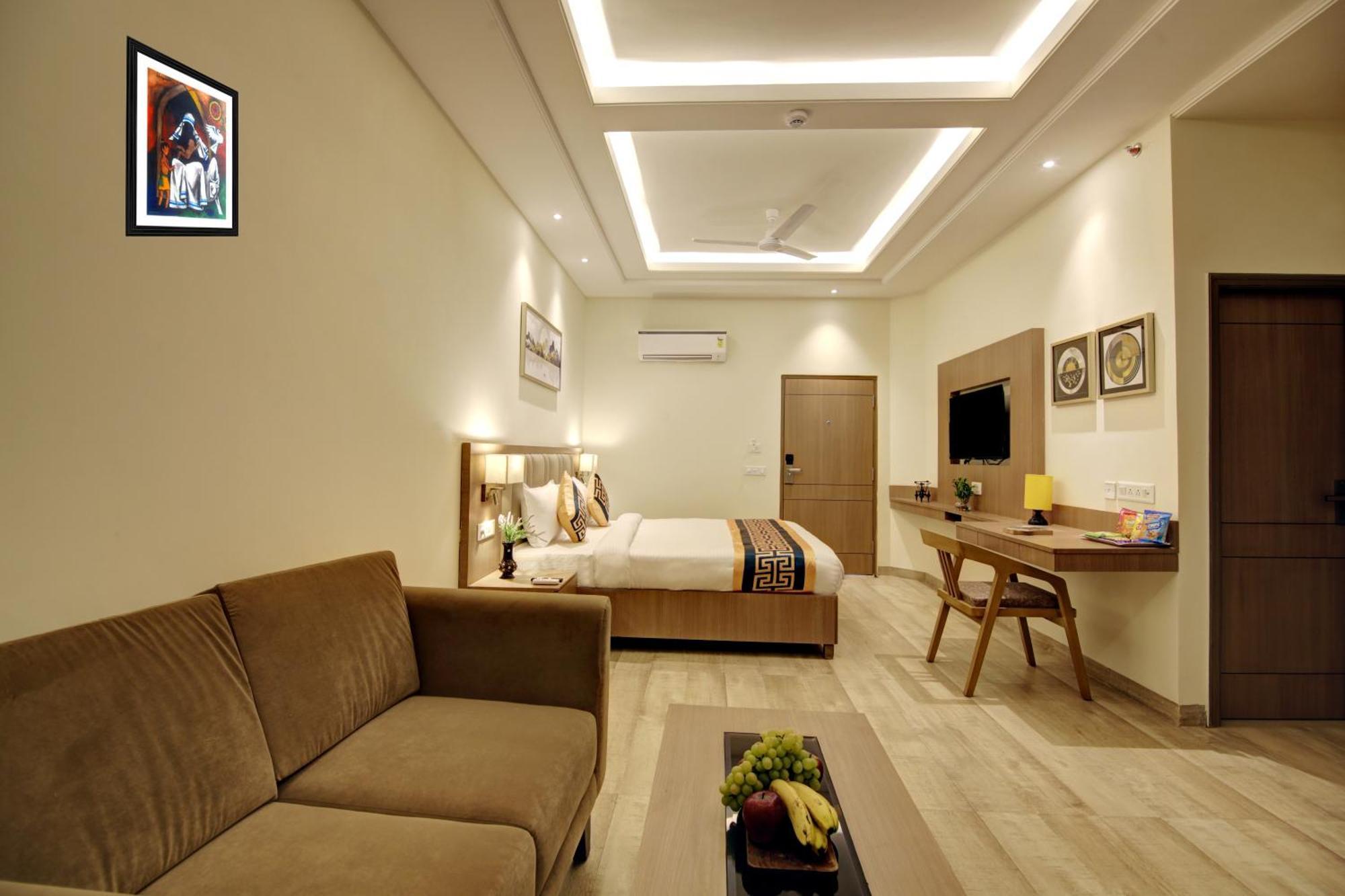 Airport Hotel Claytone New Delhi Exterior photo