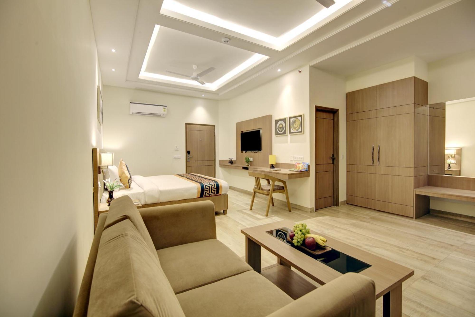 Airport Hotel Claytone New Delhi Exterior photo