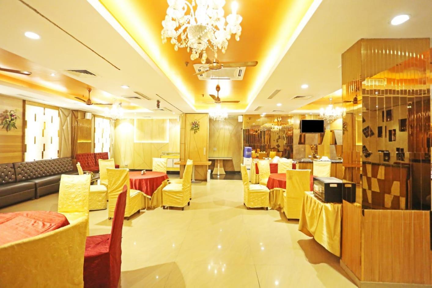 Airport Hotel Claytone New Delhi Exterior photo