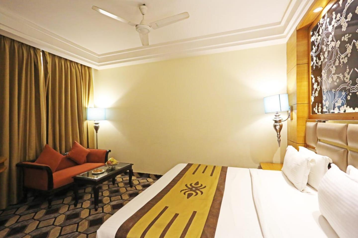 Airport Hotel Claytone New Delhi Exterior photo