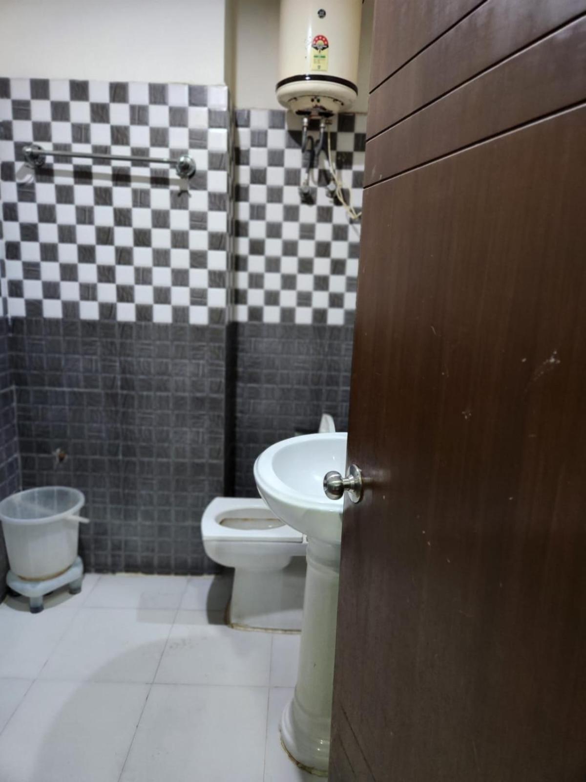 Airport Hotel Claytone New Delhi Exterior photo